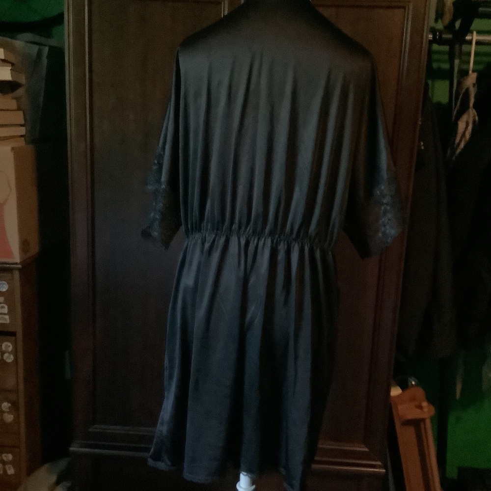 Women’s Avon Black Lacy Negligee/Robe Size L - Picture 9 of 15
